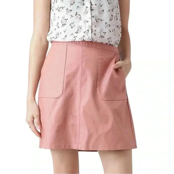 Boden Dresses & Skirts - Boden Soft Pink Cargo Mini Skirt Women’s Size 6 Petite
